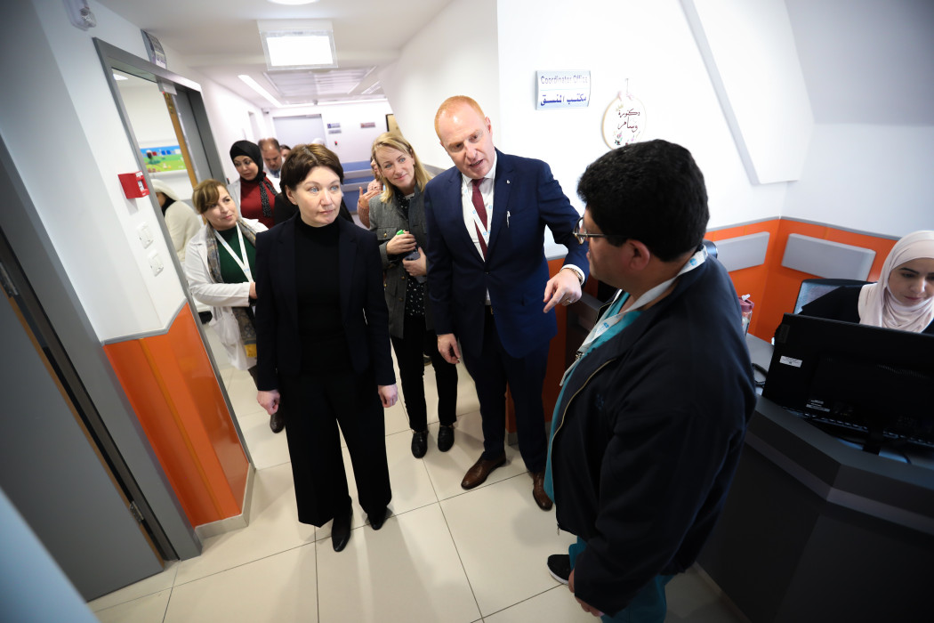 زيارة القِسيسة د. آن بورغارت الأمين العام للاتحاد اللوثري العالمي لمستشفى الاوغستا فكتوريا -المطلع في القدس